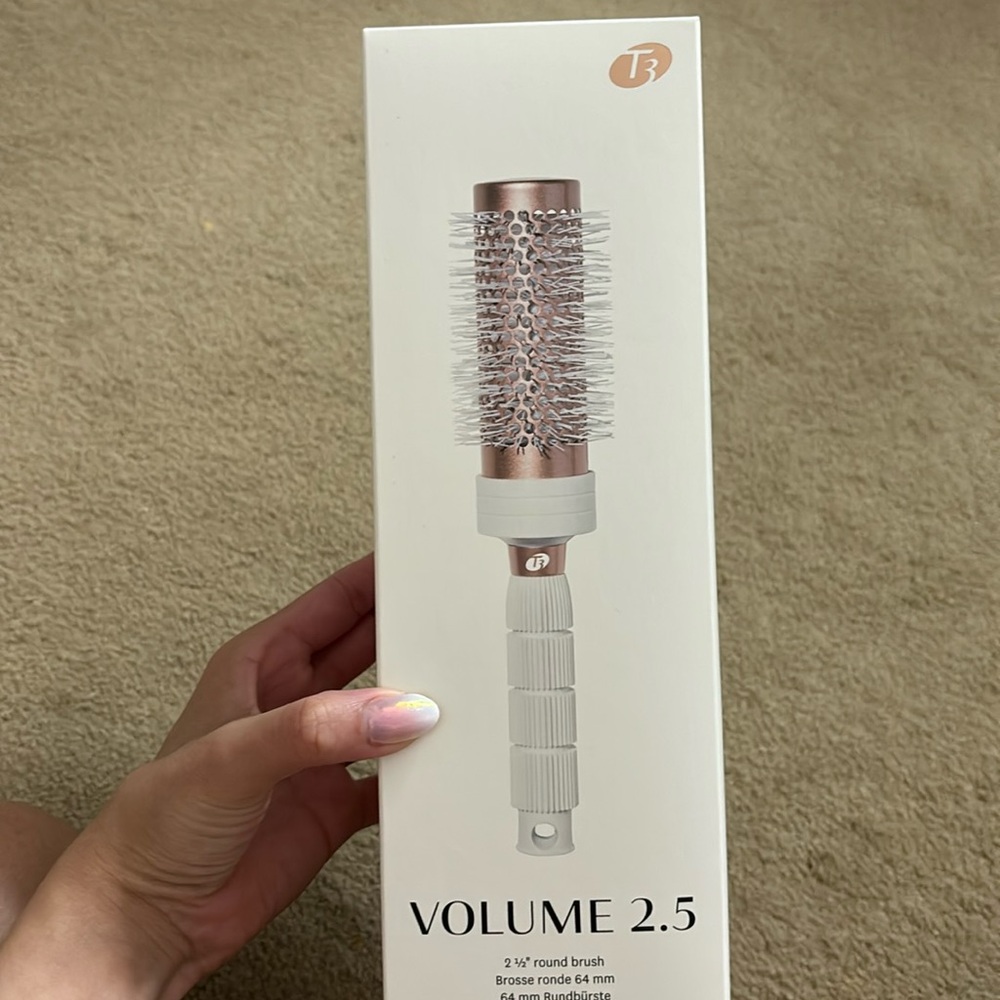 T3 Volume brush NWT